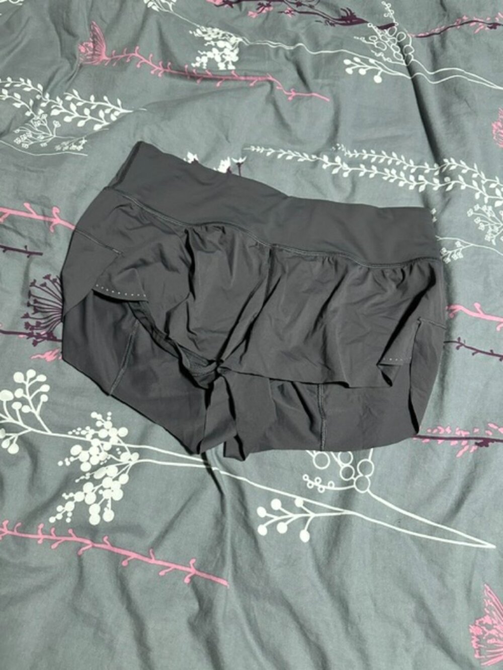 Lululemon size 6 Fast and Free shorts